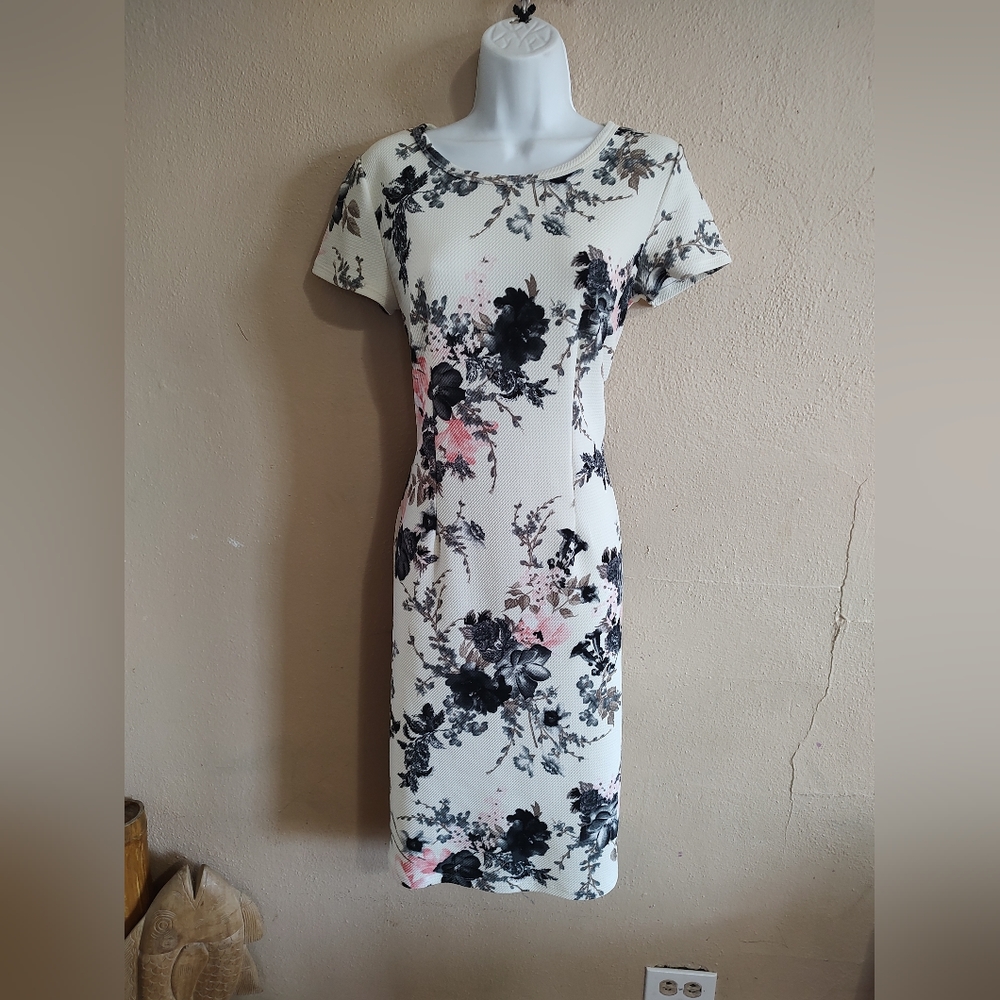 Downeast Vintage Inspired Pink White Black Floral Pencil Dress SZ Small Medium